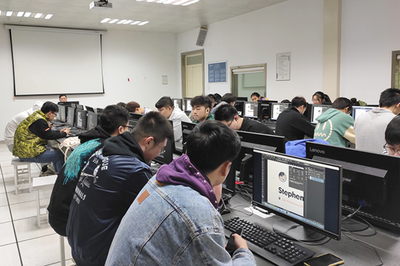 管理技術系深化產教融合 企業教師進課堂，賦能計算機軟硬件技術開發人才培養